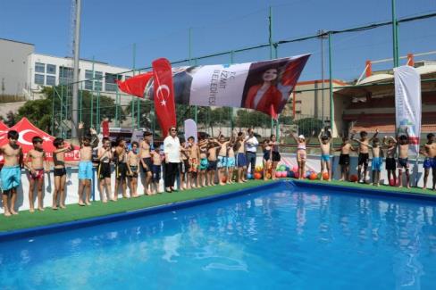 İzmit’te çocukların ‘portatif’ yaz eğlencesi