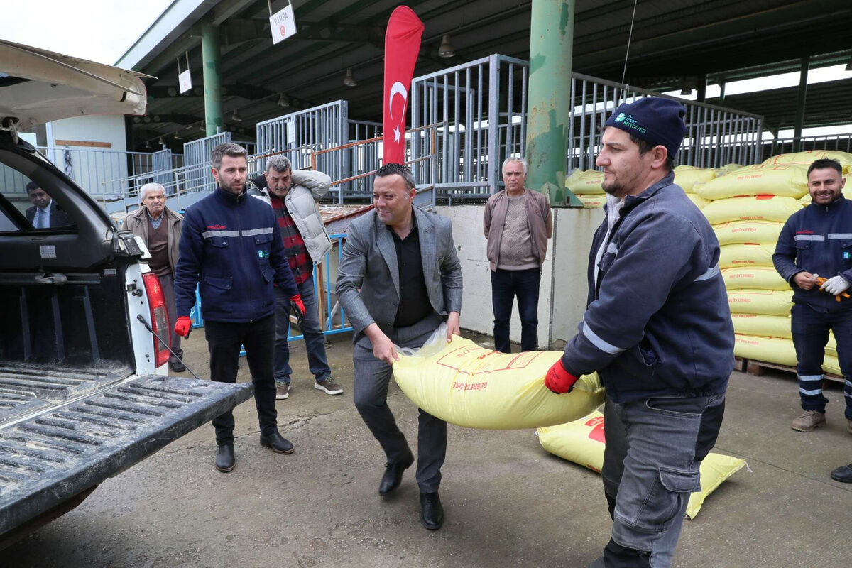 Izmitten 840 ciftciye hibeli gubre destegi - Marmara Bölge: Balıkesir Son Dakika Haberleri ile Hava Durumu