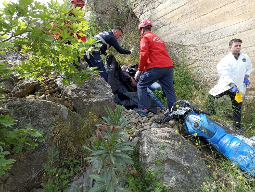 Burhaniye’de gerçekleşen kazada motosiklet