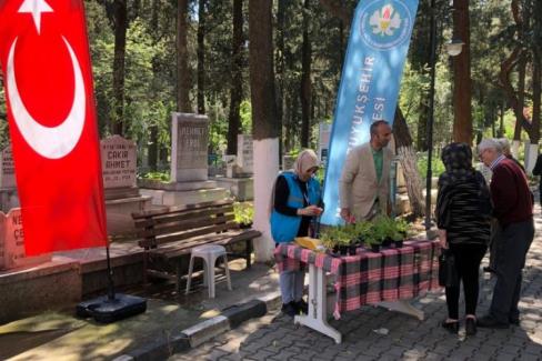 Kabir ziyaretlerinde Manisalıları Büyükşehir’in sıcak yüzü karşıladı