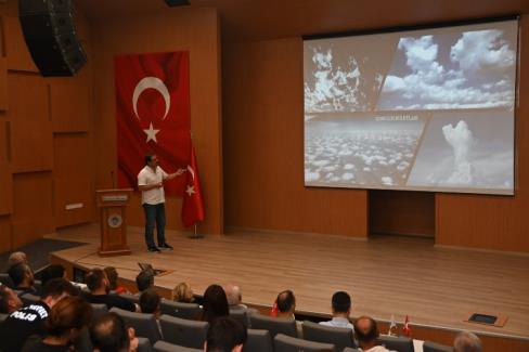 Karabağlar'da '45 Saniye' semineri