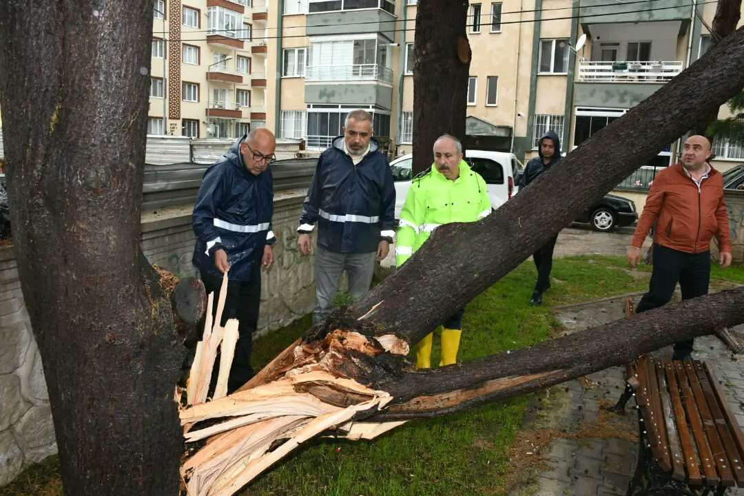 Karadenizi sel vurdu 2 olu 1 kayip - Marmara Bölge: Balıkesir Son Dakika Haberleri ile Hava Durumu