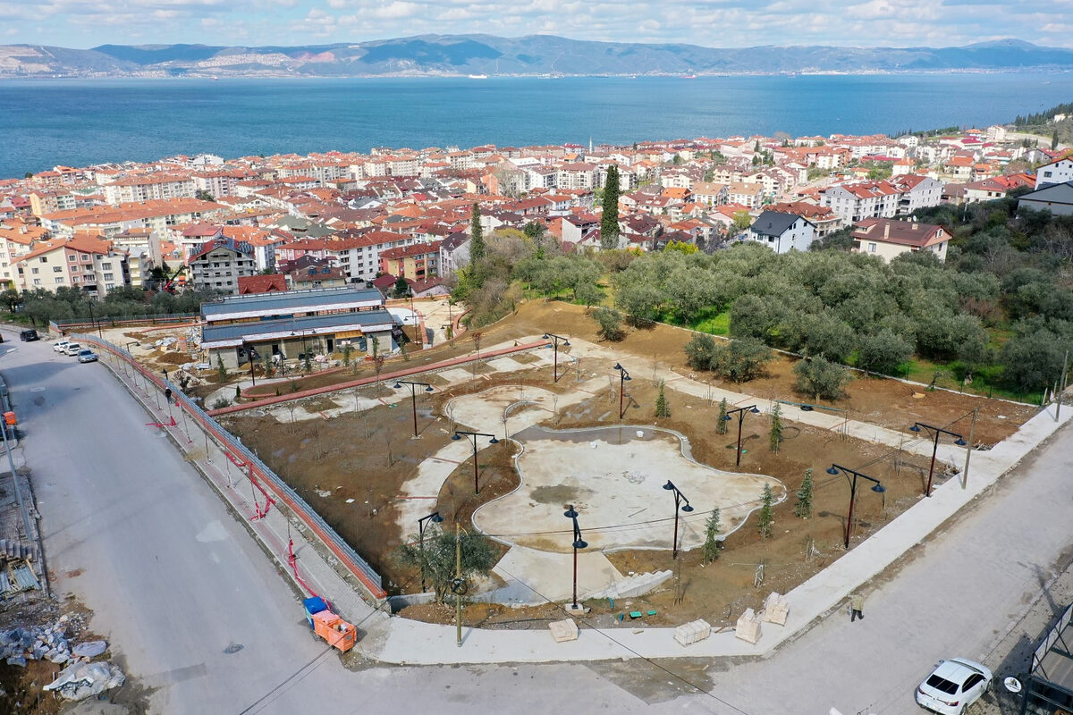 Karamürsel Millet Bahçesi’nde yoğun tempo