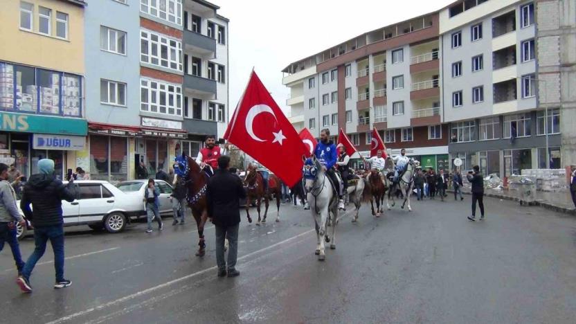 Kars’ta Özhaseki’yi atlı ciritçiler karşıladı