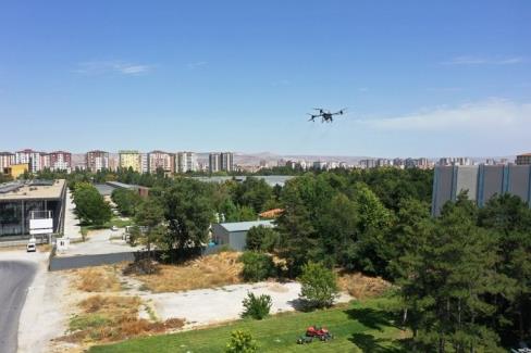 Kayseri Kocasinan’da droneli ilaçlama