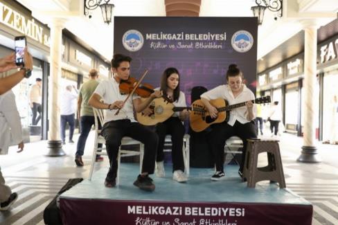 Kayseri Melikgazi’de sokak konserleri başladı