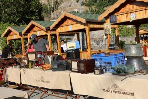 Kayseri Talas’ta Antika Pazarı’na yoğun ilgi