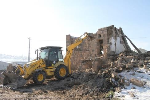 Kayseri Talas’ta metruk binalara geçit yok