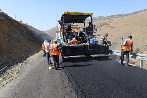 Kayseri Yahyalı'da sıcak asfalt hazırlığı