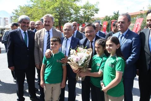 Kayseri’de ilk ders zili çaldı