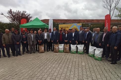 Keşan’da ‘Yerli Hibrit Ayçiçeği’ tohumu dağıtıldı