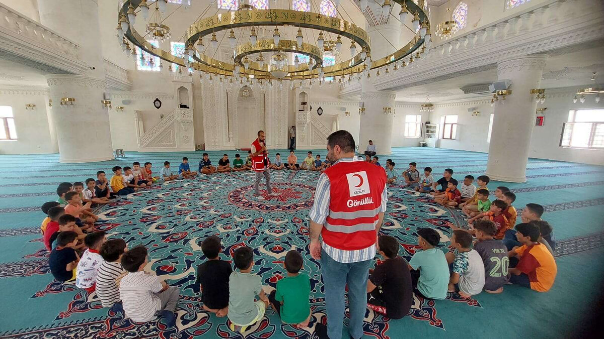 Kizilay Mardin Artukludan Kuran ogrencilerine ziyaret - Marmara Bölge: Balıkesir Son Dakika Haberleri ile Hava Durumu