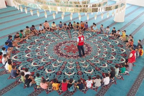 Kızılay Mardin Artuklu'dan Kur’an öğrencilerine ziyaret