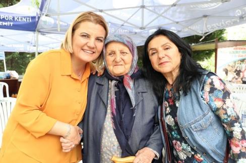 Kocaeli Alzheimer Yaşam Evi'nde 2'nci yaşını coşkusu