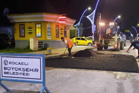 Kocaeli'de Turan Güneş Caddesi'ne gece bakımı