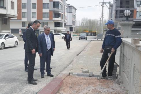 Kütahya’da kaldırım çalışmaları sürüyor