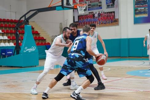 Çayırova Belediyesi basketbol takımı