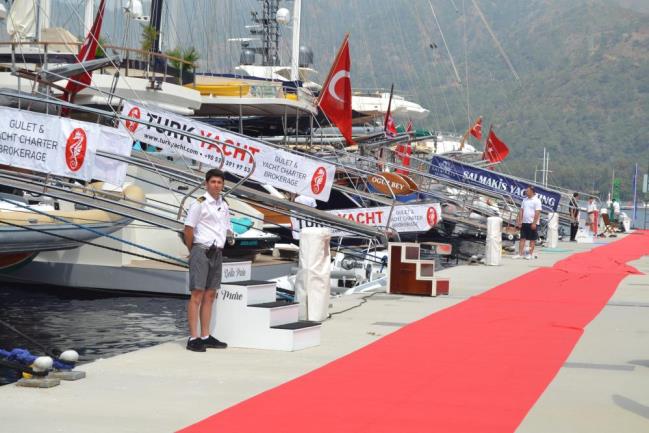 Lüks yatlar Göcek’te görücüye çıktı