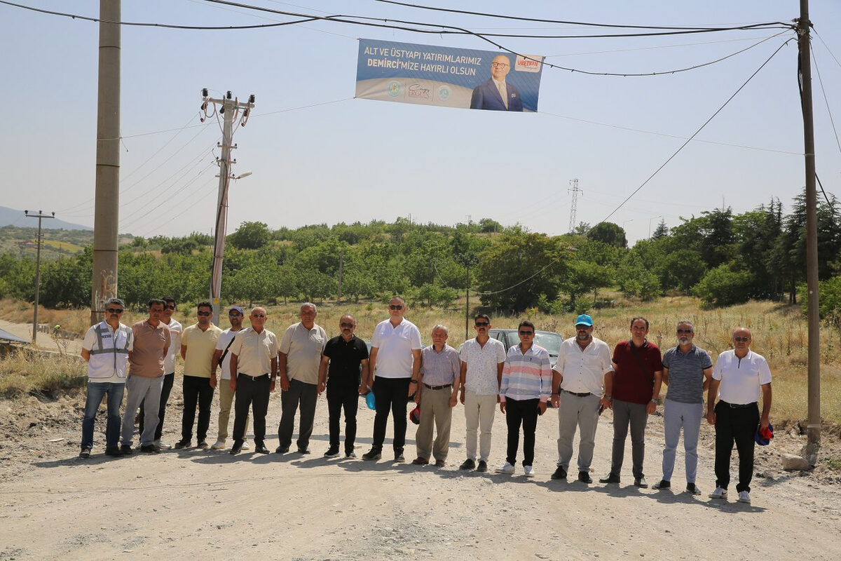 Manisa Demirci’de üstyapı çalışmaları başladı