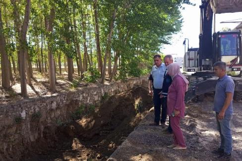 Manisa Kula'da dere temizlikleri sürüyor