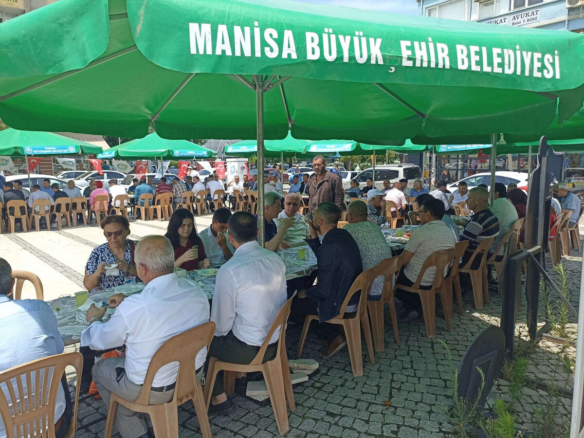 Manisa Salihlide sehitler icin pilav hayri - Marmara Bölge: Balıkesir Son Dakika Haberleri ile Hava Durumu