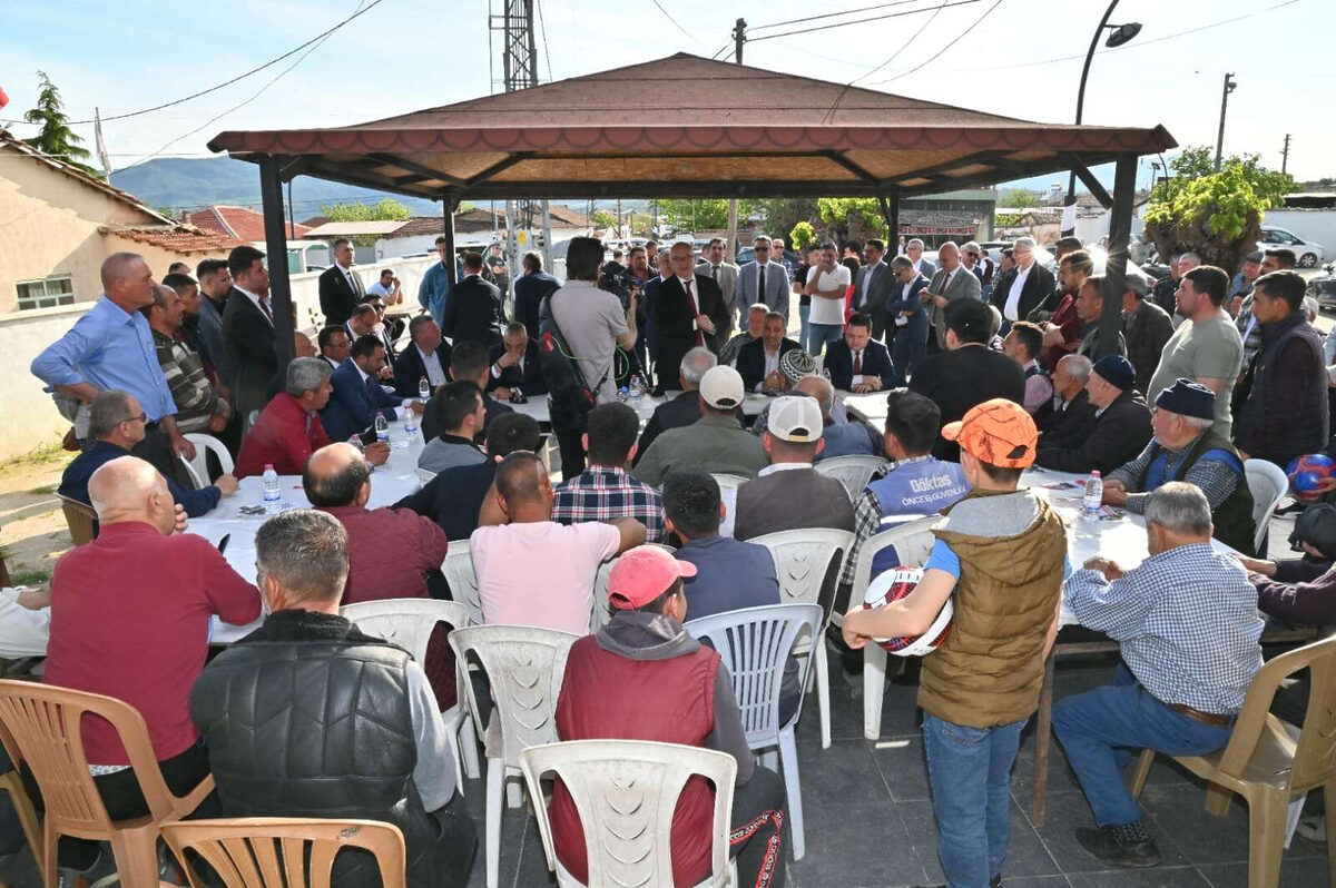 Manisa Saruhanlida Baskan Ergune sevgi seli Kuzu hediye edildi - Marmara Bölge: Balıkesir Son Dakika Haberleri ile Hava Durumu