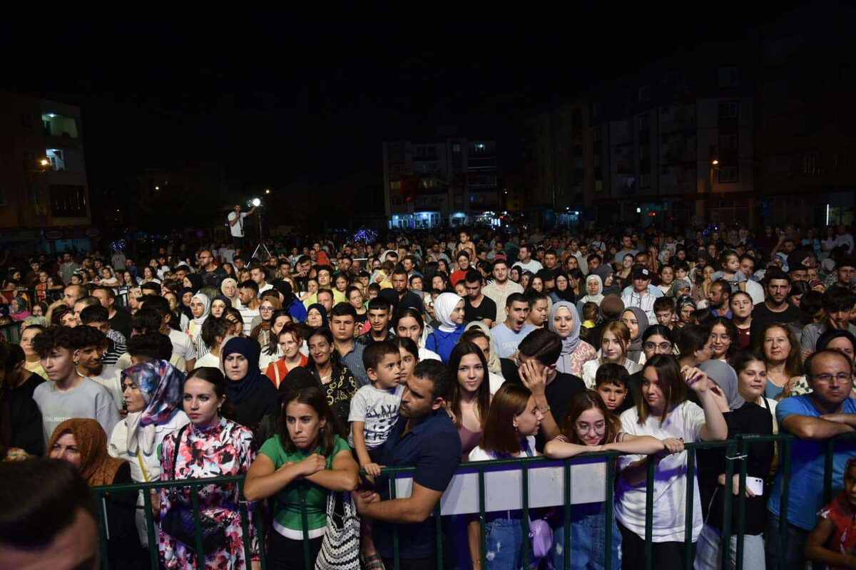 Manisa Saruhanlida Kutsi coskusu - Marmara Bölge: Balıkesir Son Dakika Haberleri ile Hava Durumu