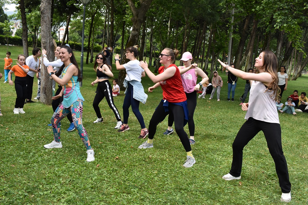 Manisa Yunusemre’de 600 kişi birlikte spor yaptı