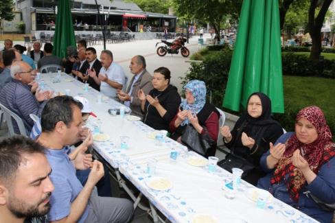 Manisa şehitlerini unutmuyor