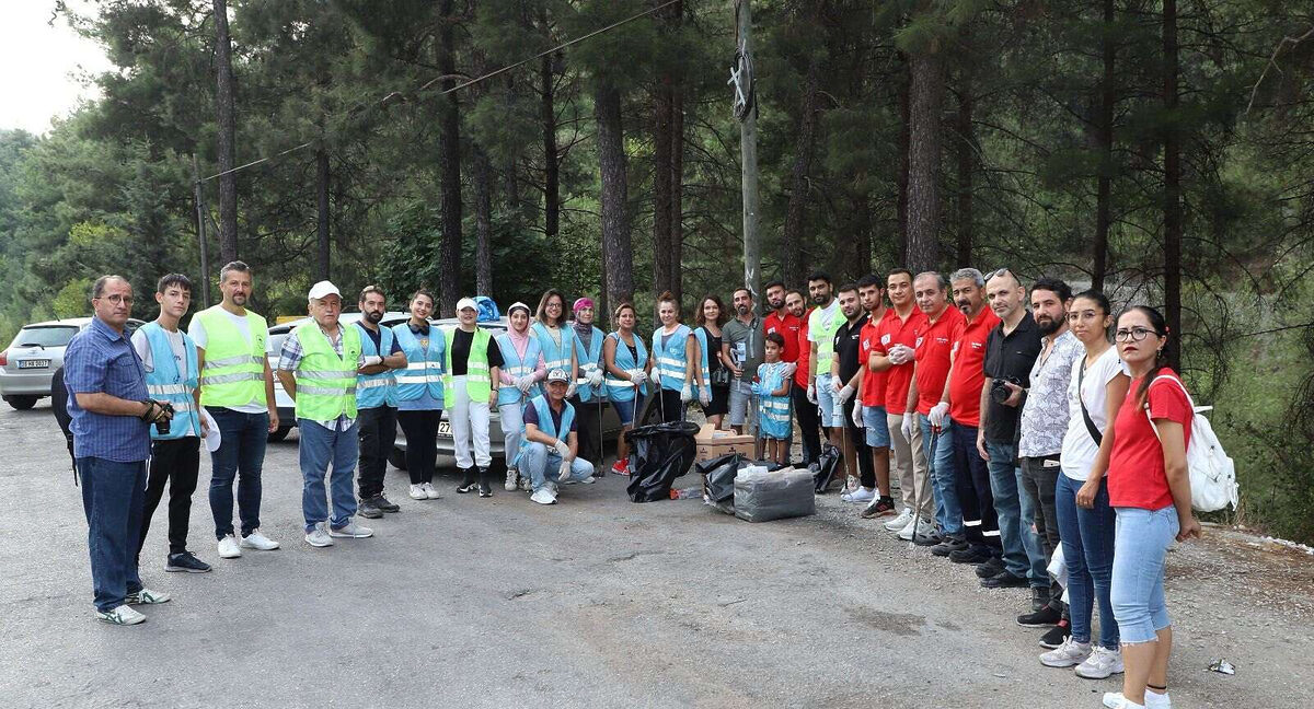 Manisada copleri gonulden topladilar - Marmara Bölge: Balıkesir Son Dakika Haberleri ile Hava Durumu