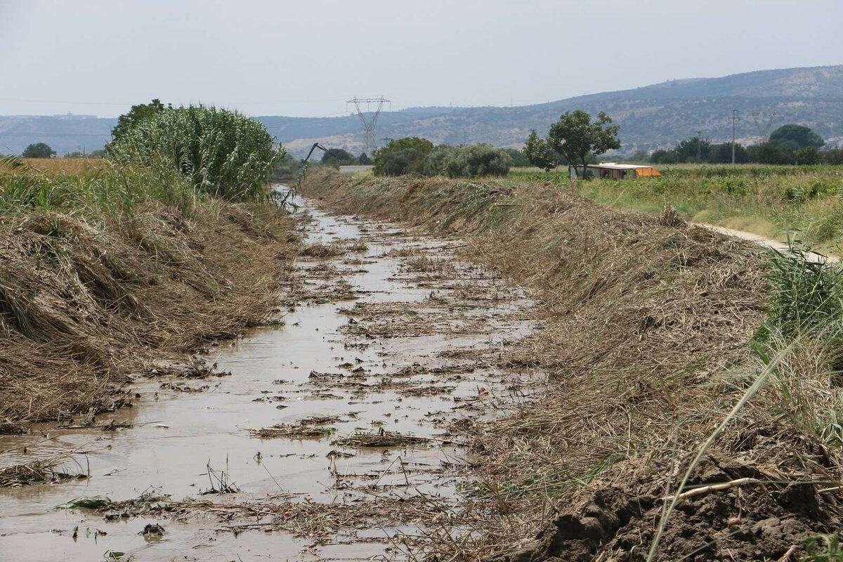 Manisada derelerin olasi taskinlara karsi temizligi suruyor - Marmara Bölge: Balıkesir Son Dakika Haberleri ile Hava Durumu