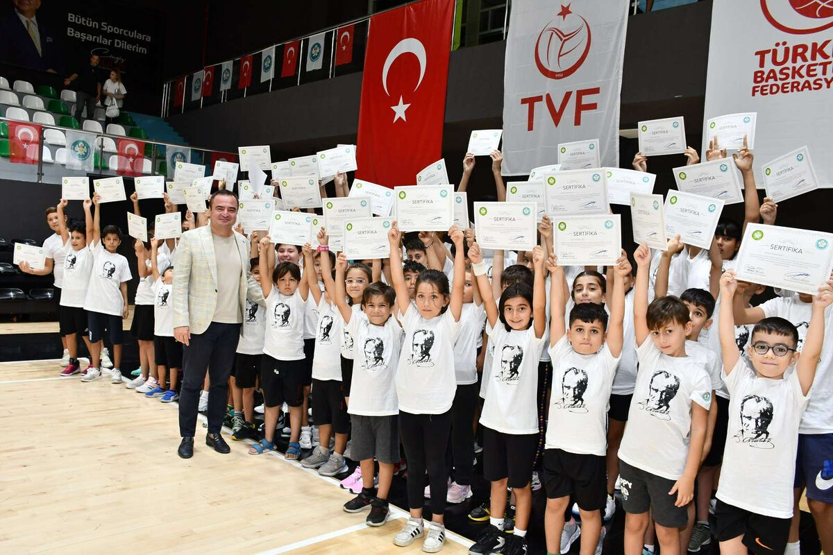 Manisada yaz okullarinda sertifika heyecani - Marmara Bölge: Balıkesir Son Dakika Haberleri ile Hava Durumu