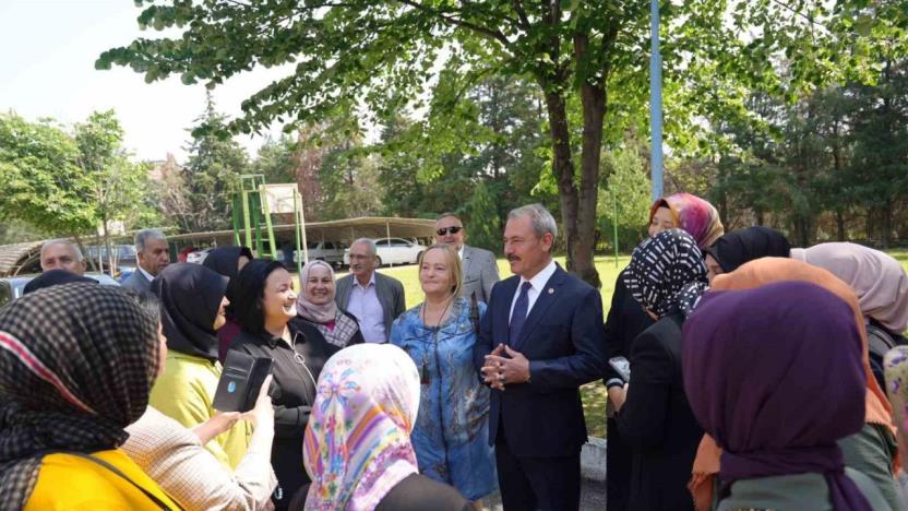 Mazbatasını alan AK Partili Şahin Tin saha çalışmalarına ara vermeden devam etti