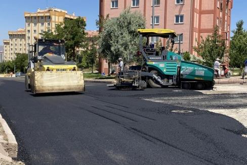 Melikgazi TOKİ’de yol yenileme çalışması