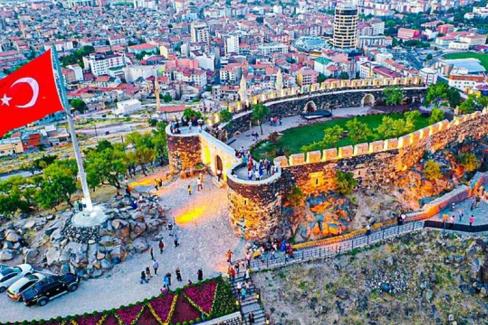 Nevşehir Kalesi'nde türküler yankılanacak