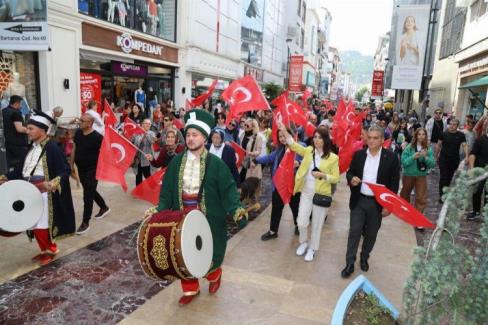 Ordu sokaklarında İstanbul’un Fethi coşkusu