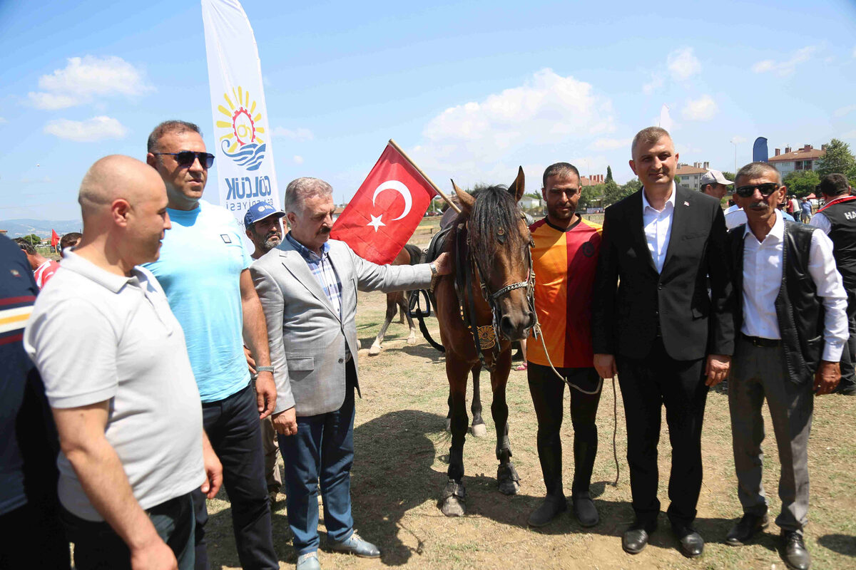 Rahvan atlarinda Golcuk kosusu nefesleri kesti - Marmara Bölge: Balıkesir Son Dakika Haberleri ile Hava Durumu