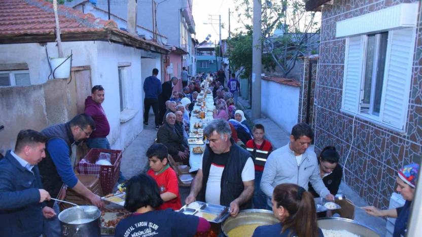 Salihli Belediyesi ‘İftarda Sizinleyiz’ geleneğini sürdürüyor