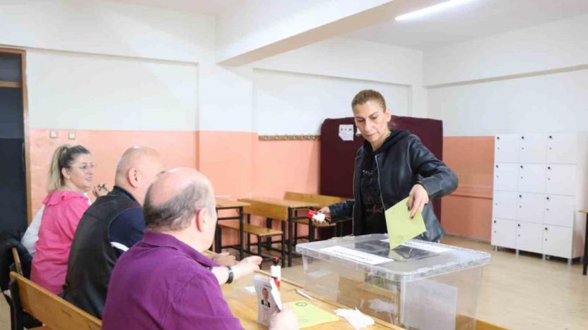 Samsun’da oy kullanma işlemi başladı