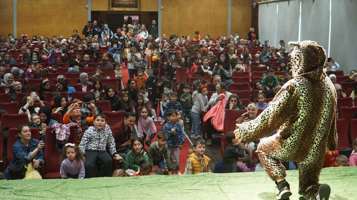 Sanat kenti Golcuk toplumu eglendiriyor - Marmara Bölge: Balıkesir Son Dakika Haberleri ile Hava Durumu