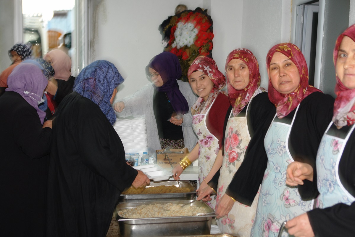 Saridayi koyunde koyluler ayni sofrada oruc acti - Marmara Bölge: Balıkesir Son Dakika Haberleri ile Hava Durumu