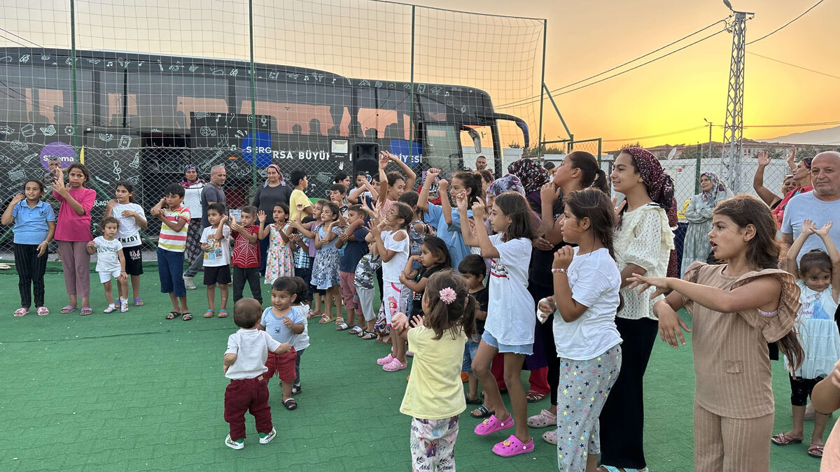 Sokak Oyunlari Bursadan Hataya tasindi Afetin izleri oyunla silindi - Marmara Bölge: Balıkesir Son Dakika Haberleri ile Hava Durumu