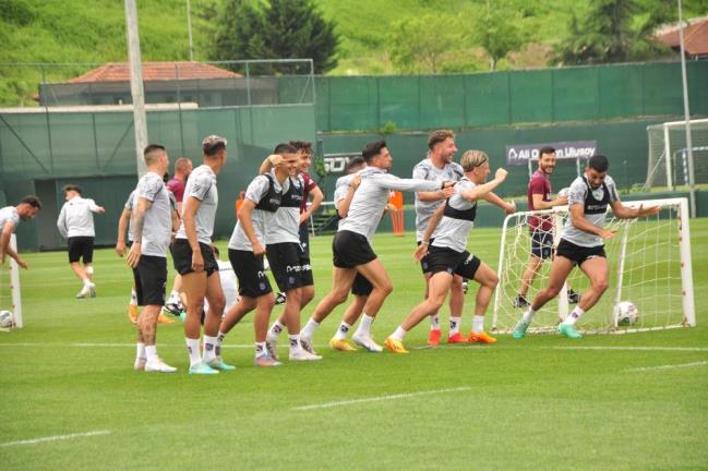 TRABZONSPOR  ALANYASPOR MAÇININ HAZIRLIKLARINI SÜRDÜRDÜ  