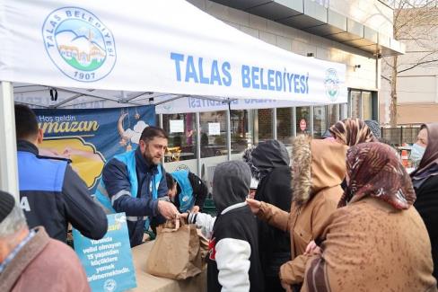 Talas’ta “Biz pişirelim, siz ulaştırın” gönüllere dokunuyor