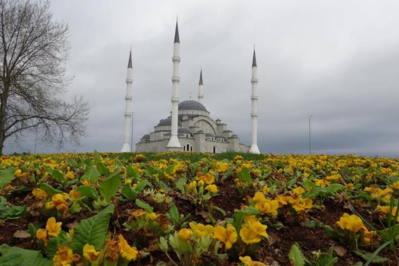 Tamamlandığında Doğu Karadeniz'in en büyük camisi ve külliyesi olacak!