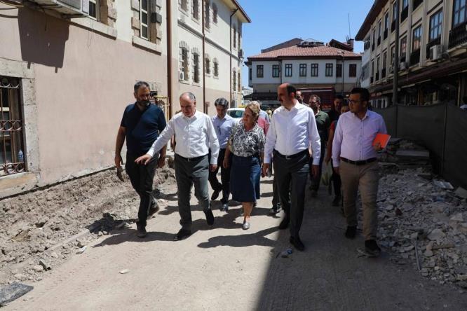 Vali Özkan ve Başkan Altay, Tarihi Valilik Binası restorasyon çalışmalarını yerinde inceledi