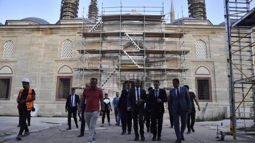 Vali Sezer Selimiye Camii’ni inceledi