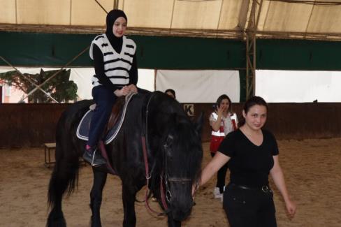 YADEV öğrencileri Atlı Spor'da doyasıya eğlendi