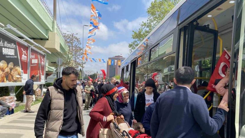 Yüz binlerce vatandaş Büyük İstanbul Mitingi’ne akın ediyor