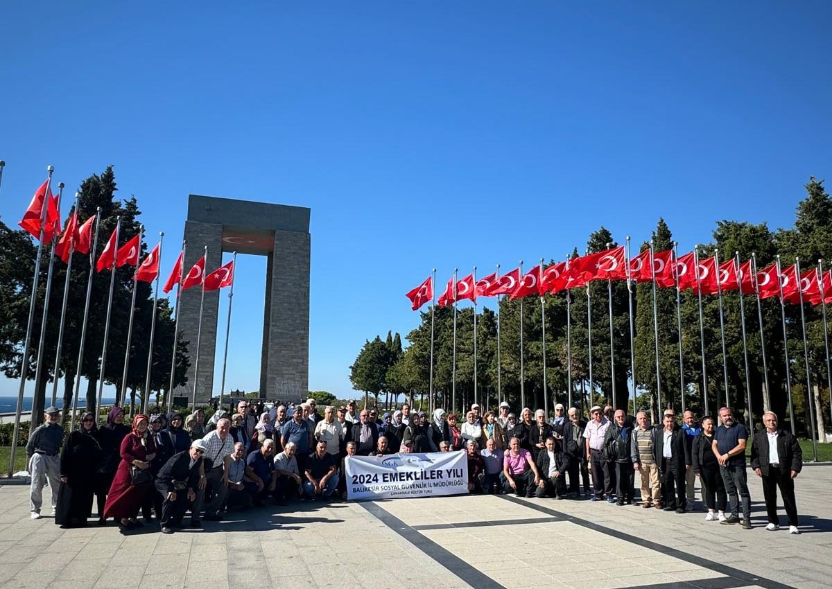 BALIKESİRLİ EMEKLİLER ÇANAKKALE’Yİ ZİYARET ETTİ